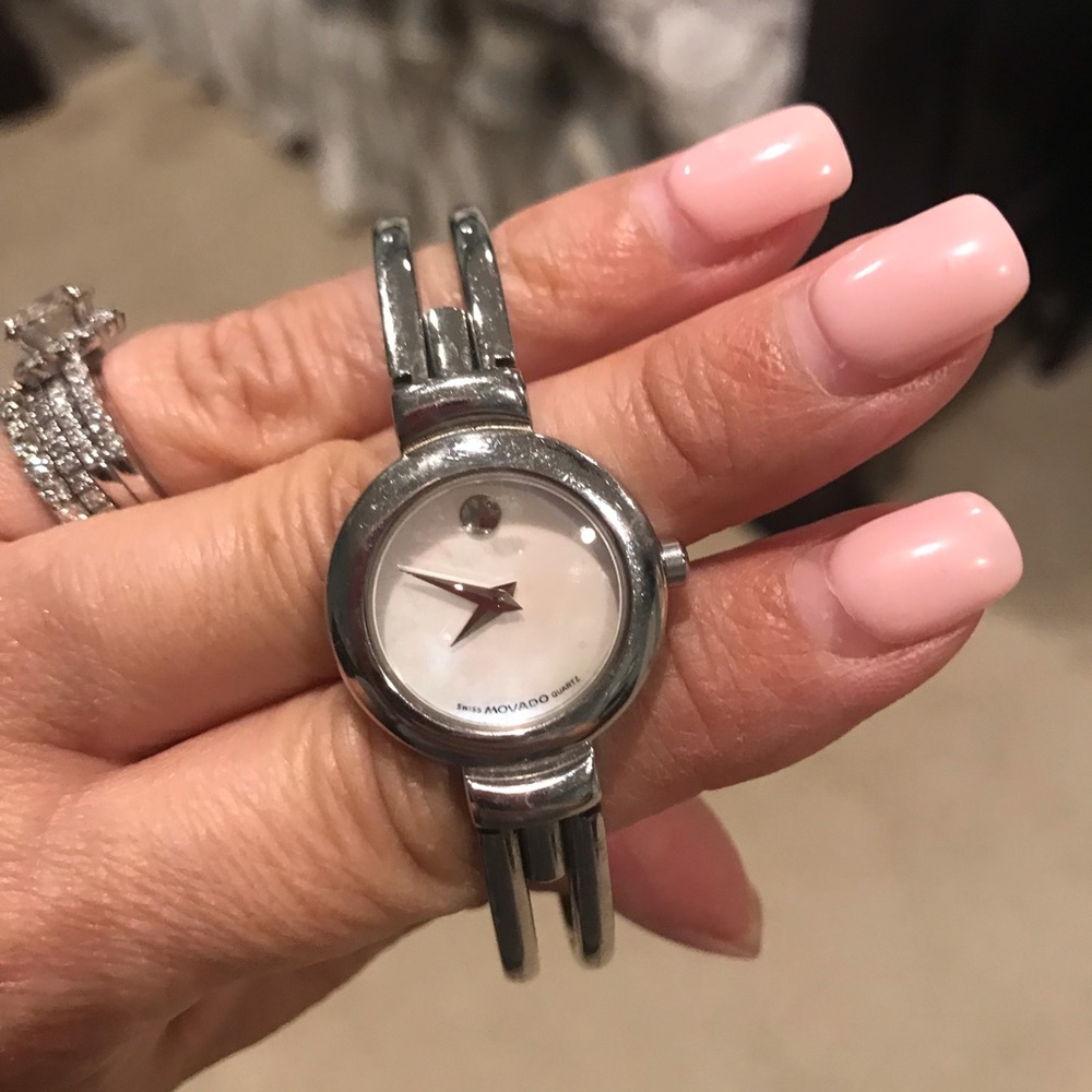 ❤️Movado mother of pearl bracelet watch❤️